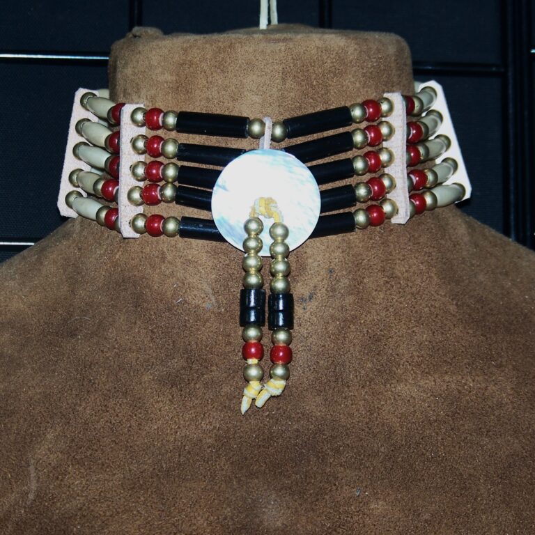 BONE & HORN CHOKER
